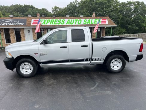 Used 2019 RAM 1500 4x4 Quad Cab Classic Tradesman image 4