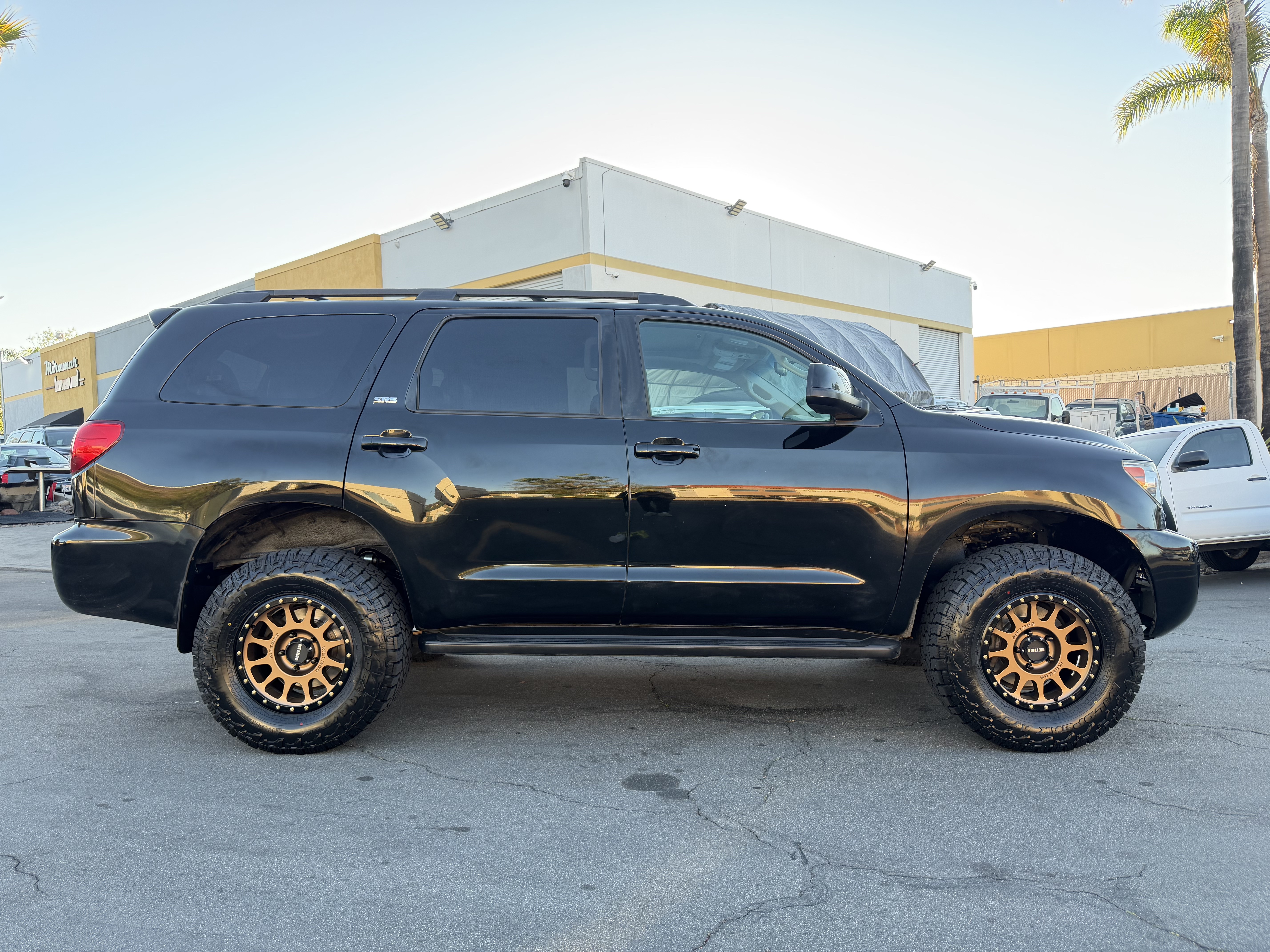 Used 2016 Toyota Sequoia SR5 AWD/4WD image 15