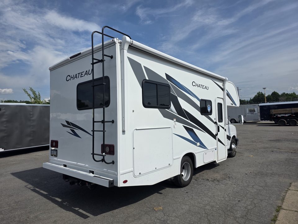 Used 2023 Chevrolet Express 3500 UNAVAIL RWD image 5