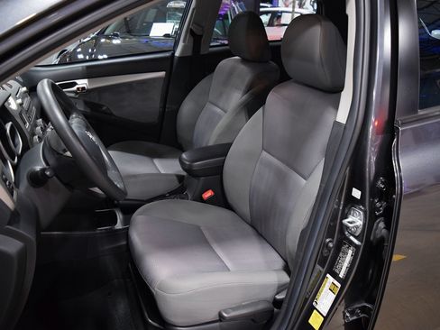 Used 2012 Toyota Matrix S FWD image 17