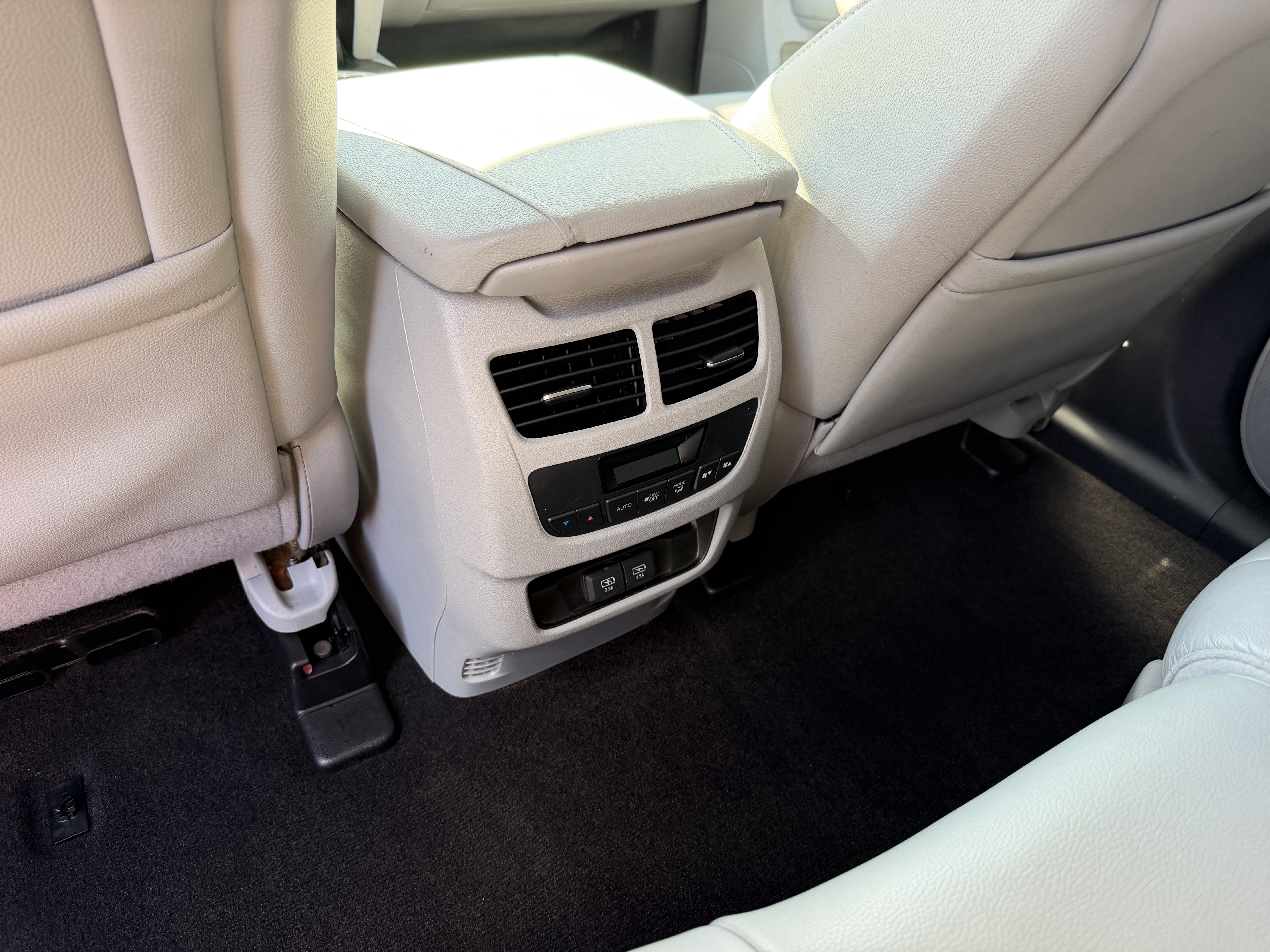Used 2020 Acura MDX SH-AWD image 16
