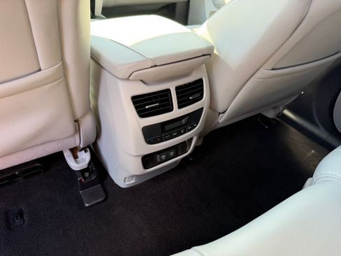Used 2020 Acura MDX SH-AWD image 16