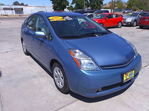 Used 2007 Toyota Prius w/ Package 6 FWD image 1