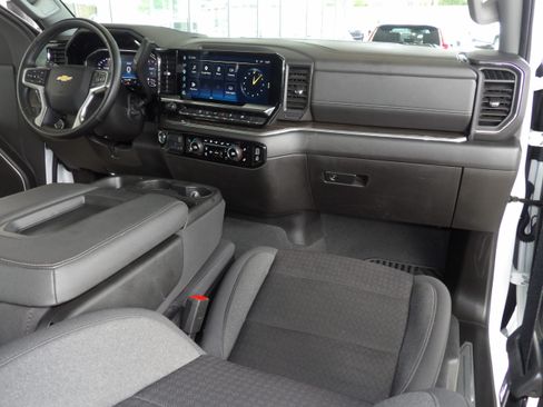 Used 2025 Chevrolet Silverado 2500 4x4 Crew Cab LT image 4
