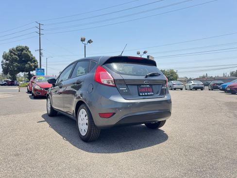 Used 2015 Ford Fiesta SE Hatchback FWD image 6