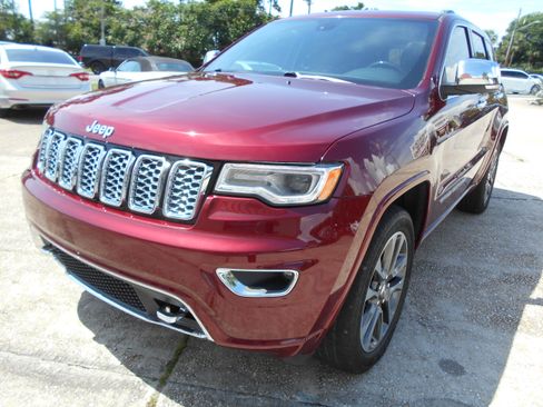 Used 2018 Jeep Grand Cherokee Overland image 2