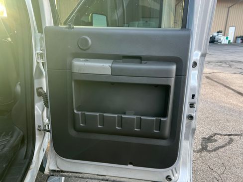 Used 2012 Ford F250 Lariat image 19
