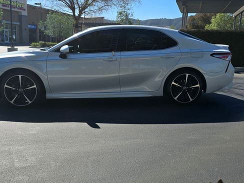 Used 2019 Toyota Camry XSE image 13