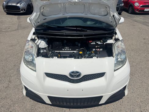 Used 2009 Toyota Yaris 4-Door Hatchback FWD image 26