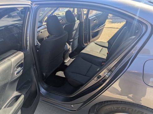 Used 2017 Honda Accord LX image 9