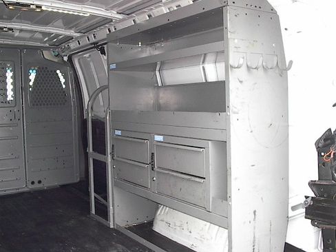 Used 2020 Chevrolet Express 3500 UNAVAIL RWD image 22
