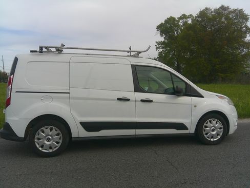 Used 2018 Ford Transit Connect XLT image 3
