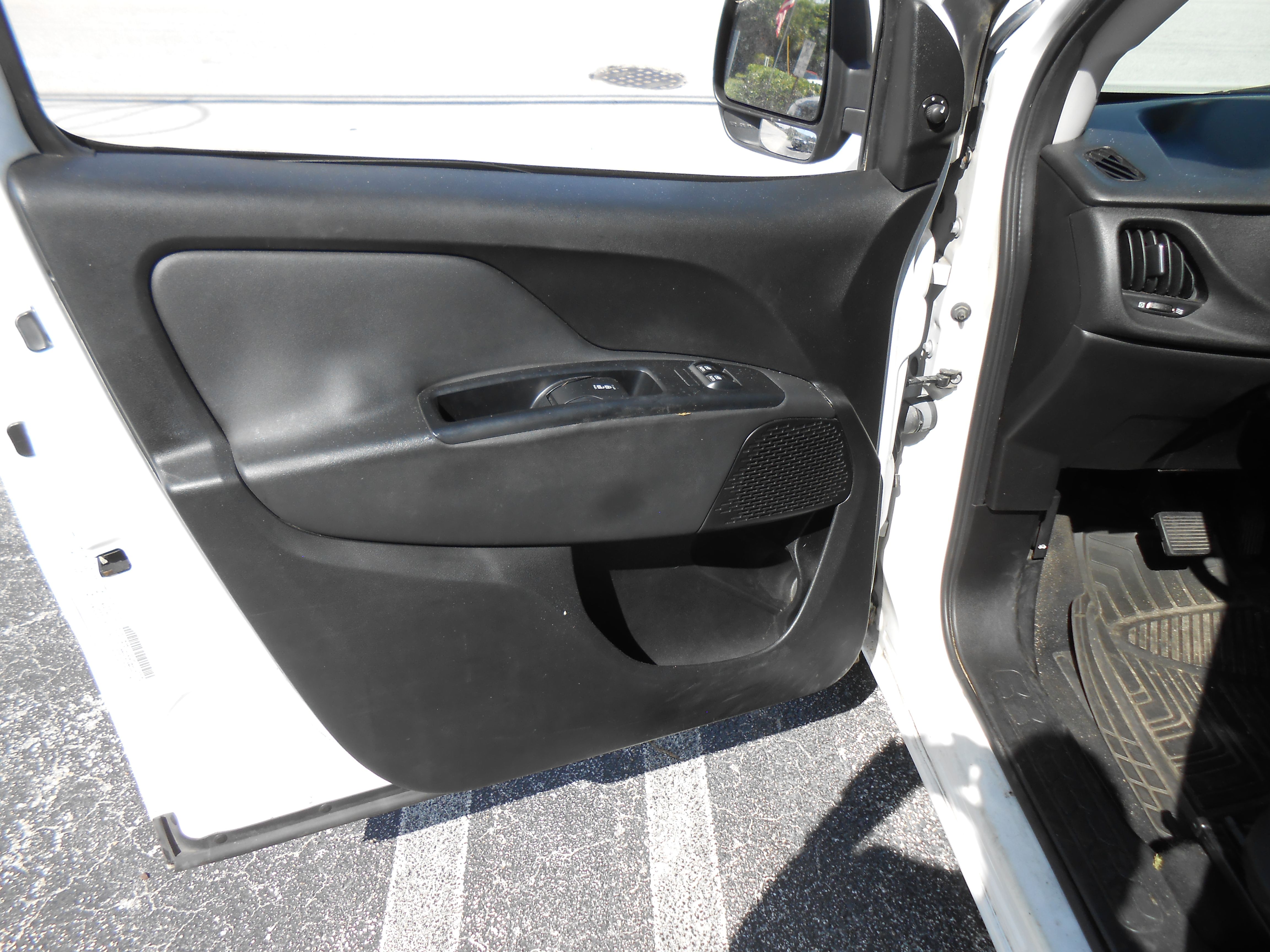 Used 2016 RAM ProMaster City SLT FWD image 12