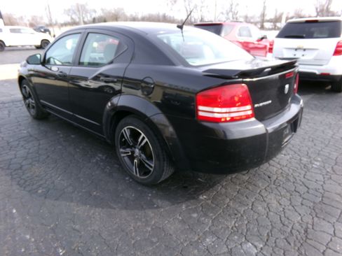Used 2008 Dodge Avenger R/T image 3