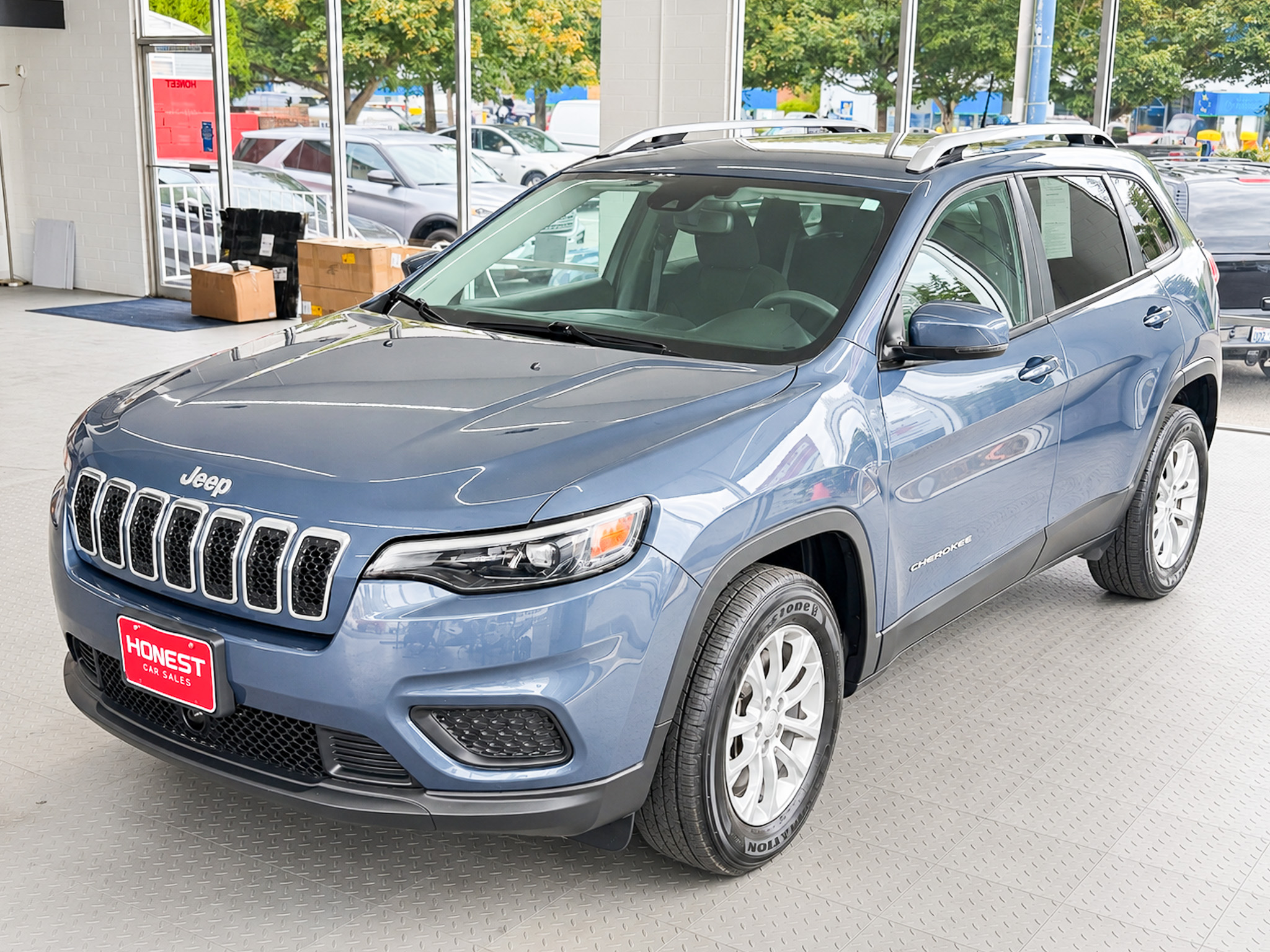 Used 2021 Jeep Cherokee 4WD Latitude image 3