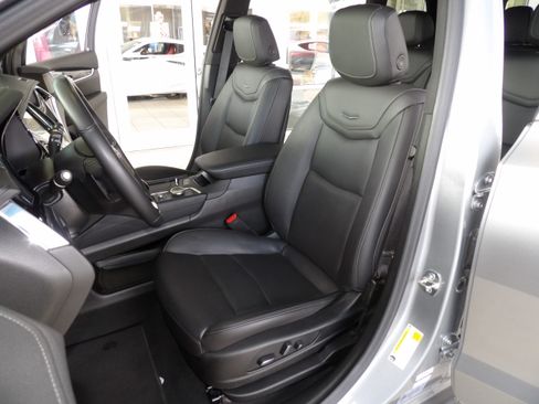 Used 2025 Cadillac XT6 Premium Luxury image 22