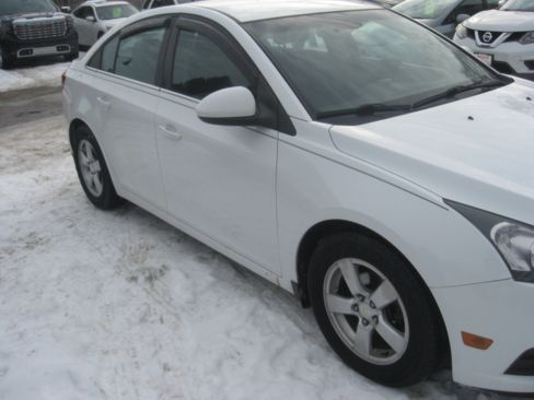 Used 2014 Chevrolet Cruze LT image 3