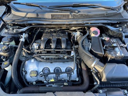 Used 2011 Ford Taurus Limited image 16