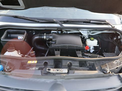 Used 2019 Mercedes-Benz Sprinter 2500 image 30