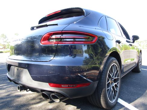 Used 2018 Porsche Macan Sport Edition AWD/4WD image 5