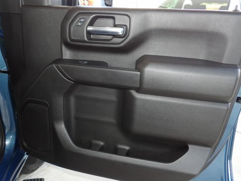 Used 2024 Chevrolet Silverado 2500 Custom image 22