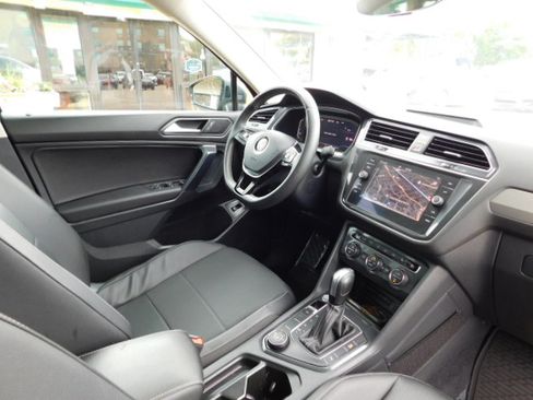 Used 2021 Volkswagen Tiguan SEL image 25