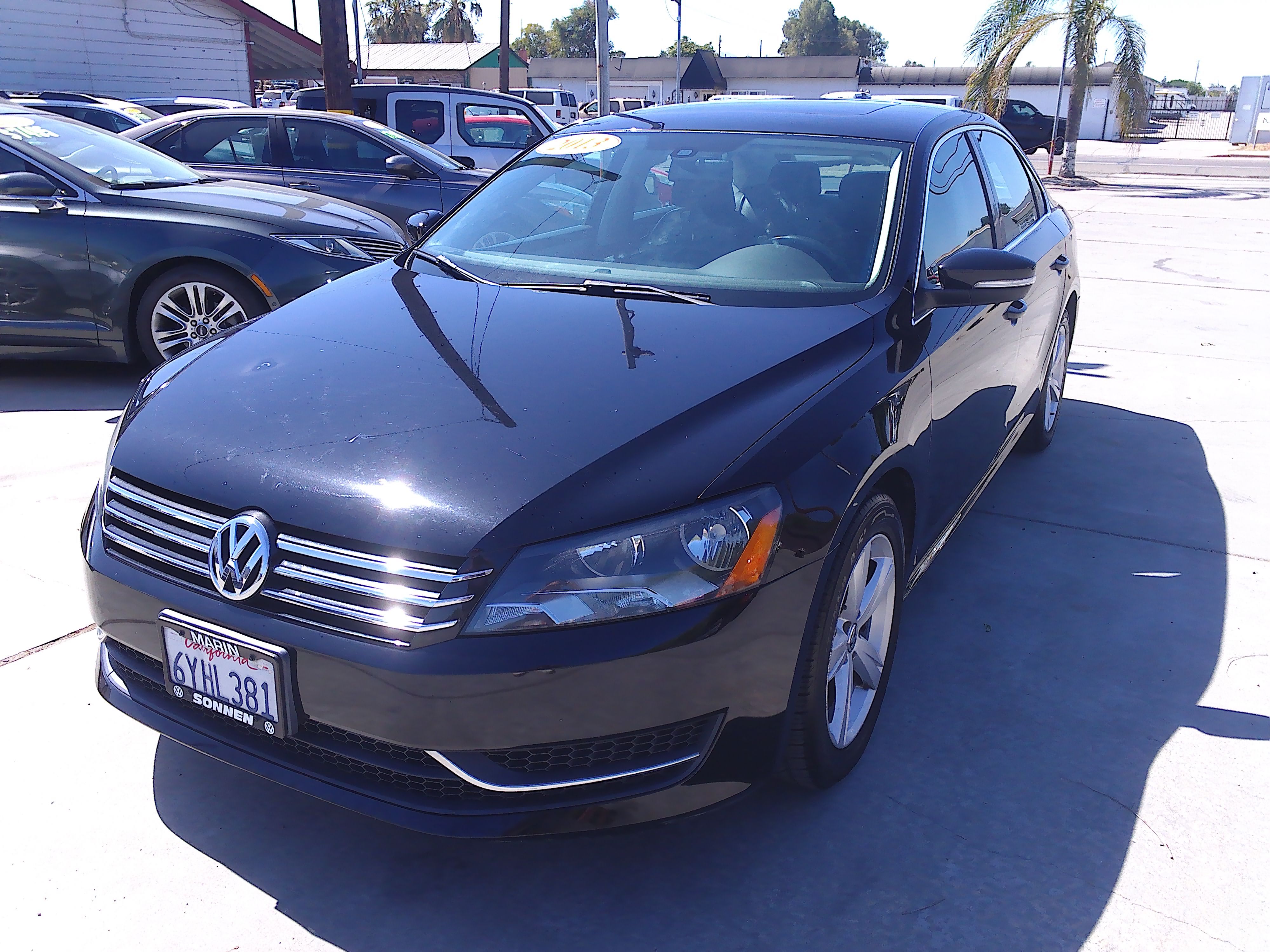 Used 2013 Volkswagen Passat SE FWD image 2