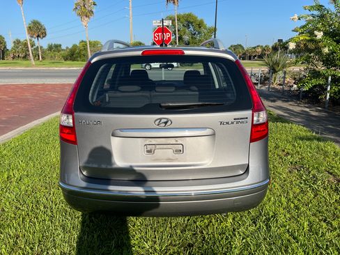 Used 2011 Hyundai Elantra Touring GLS FWD image 4