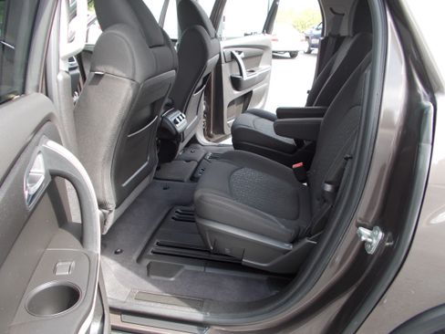 Used 2012 GMC Acadia AWD SLE image 16