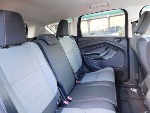 Used 2019 Ford Escape S image 21