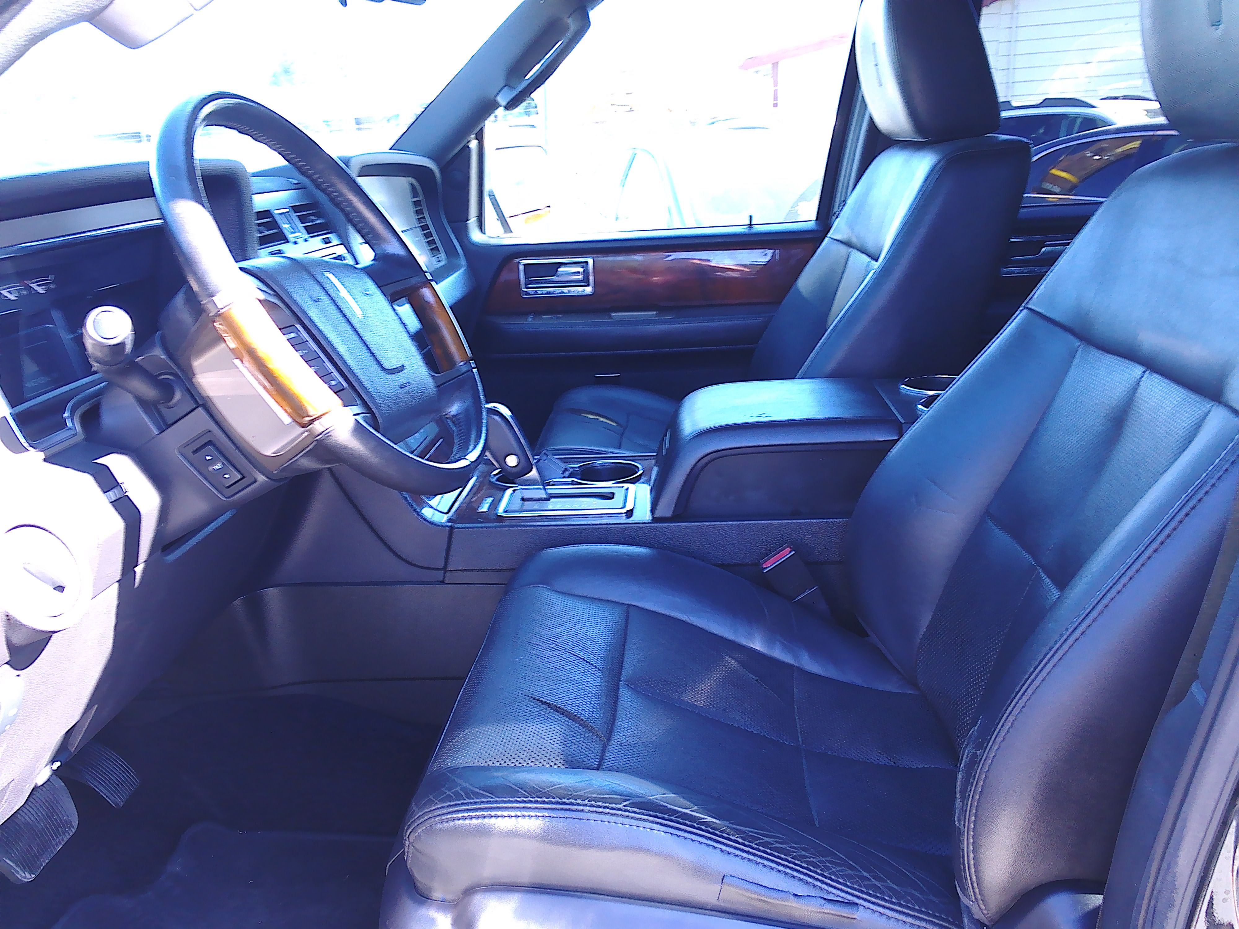 Used 2012 Lincoln Navigator 4WD image 7