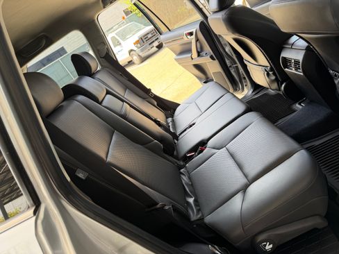 Used 2014 Lexus GX 460 image 36