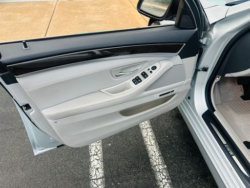 Used 2011 BMW 535i image 14