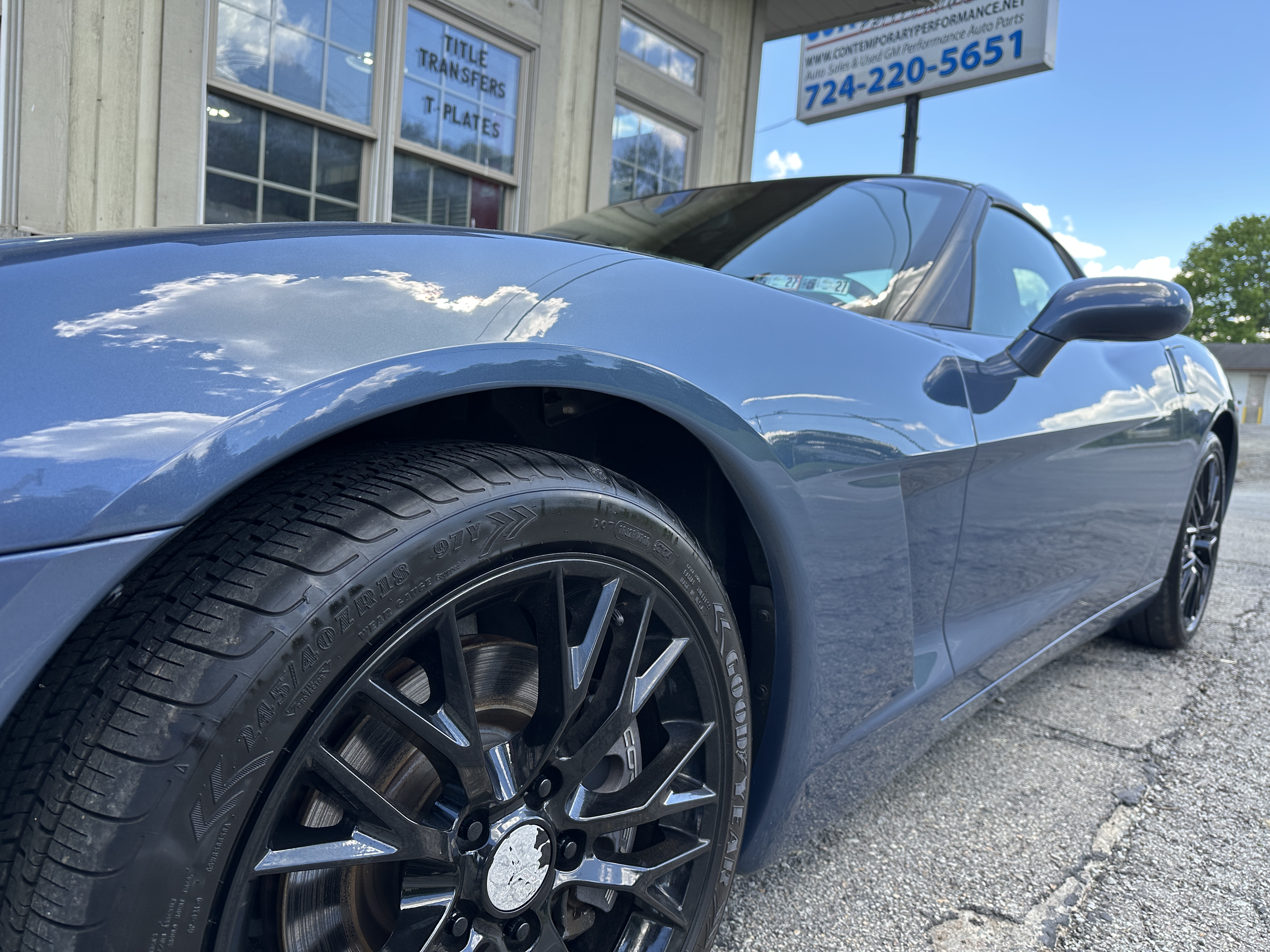 Used 2011 Chevrolet Corvette Coupe w/ 2LT RWD image 9