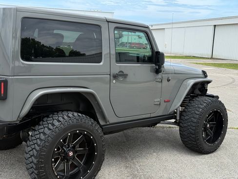 Used 2016 Jeep Wrangler 75th Anniversary AWD/4WD image 48