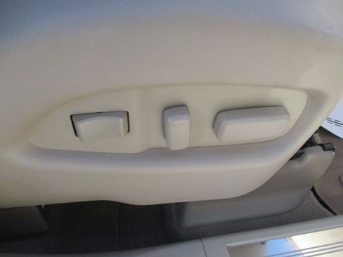 Used 2012 Cadillac SRX Luxury image 31