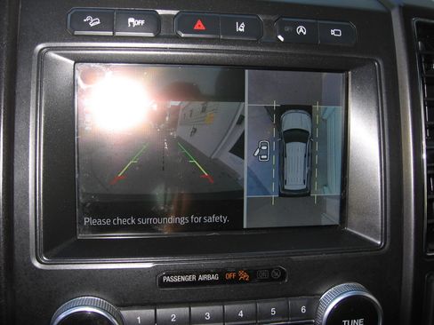 Used 2021 Ford Expedition Limited image 17