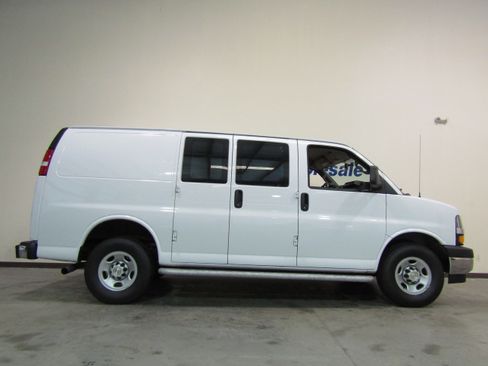 Used 2016 GMC Savana 2500 image 6