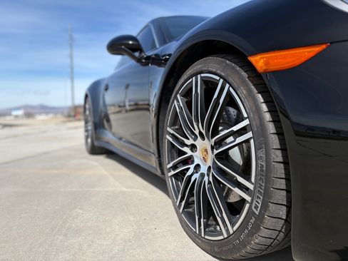 Used 2015 Porsche 911 Carrera 4S image 9