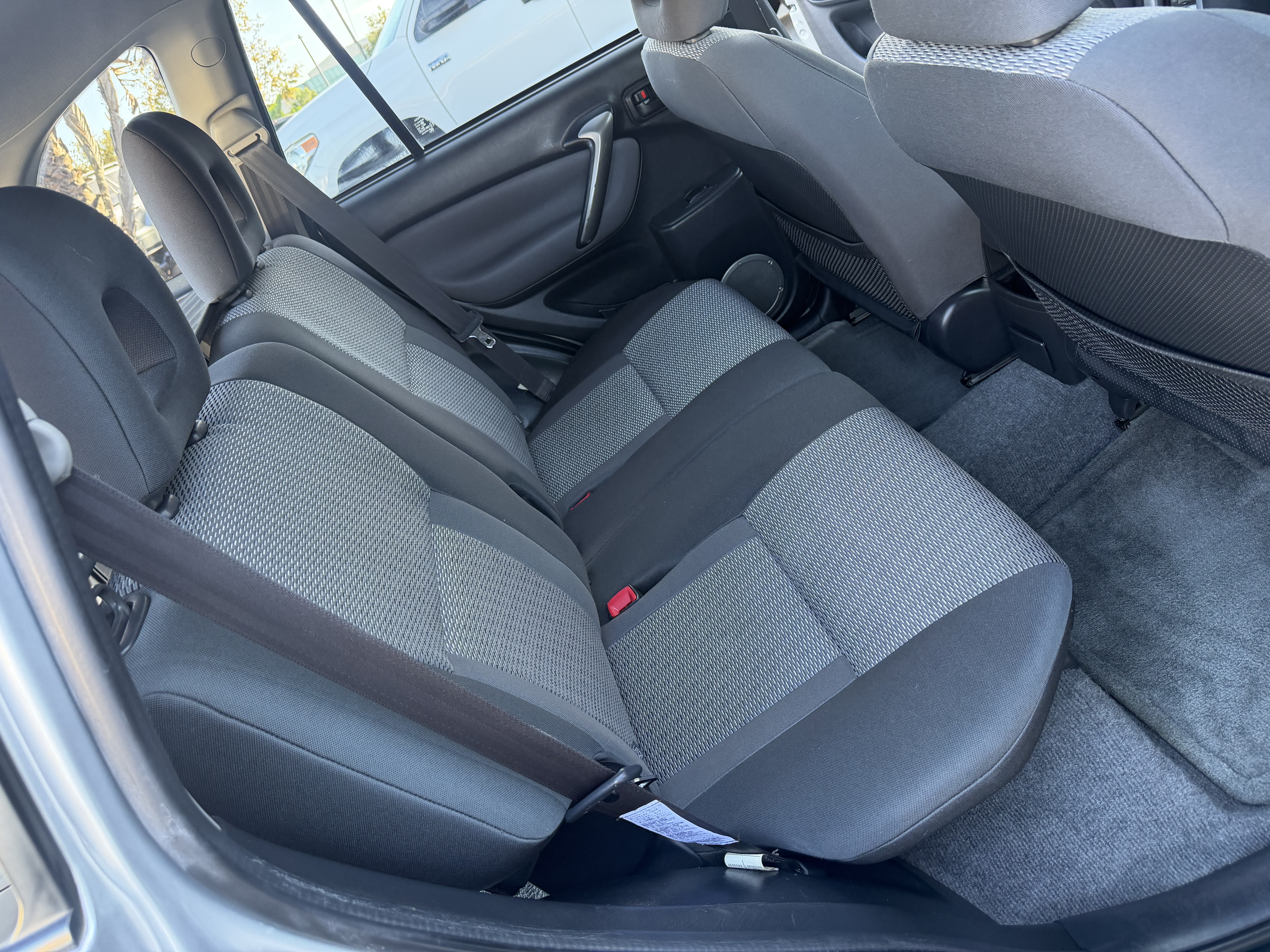 Used 2004 Toyota RAV4 L FWD image 34