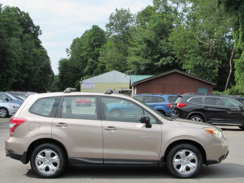 Used 2014 Subaru Forester 2.5i AWD/4WD image 11