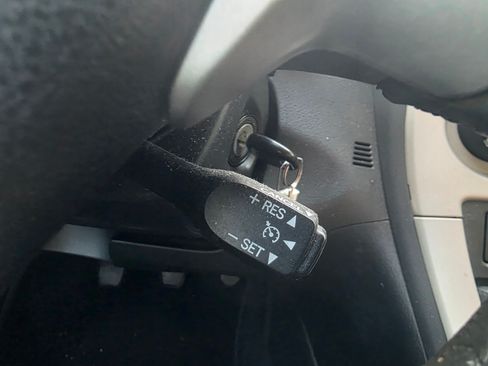 Used 2010 Toyota Matrix S image 27