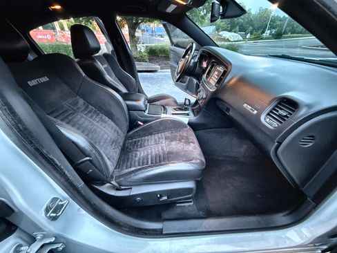 Used 2020 Dodge Charger R/T RWD image 7