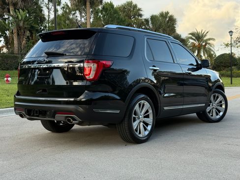 Used 2019 Ford Explorer FWD Limited image 2