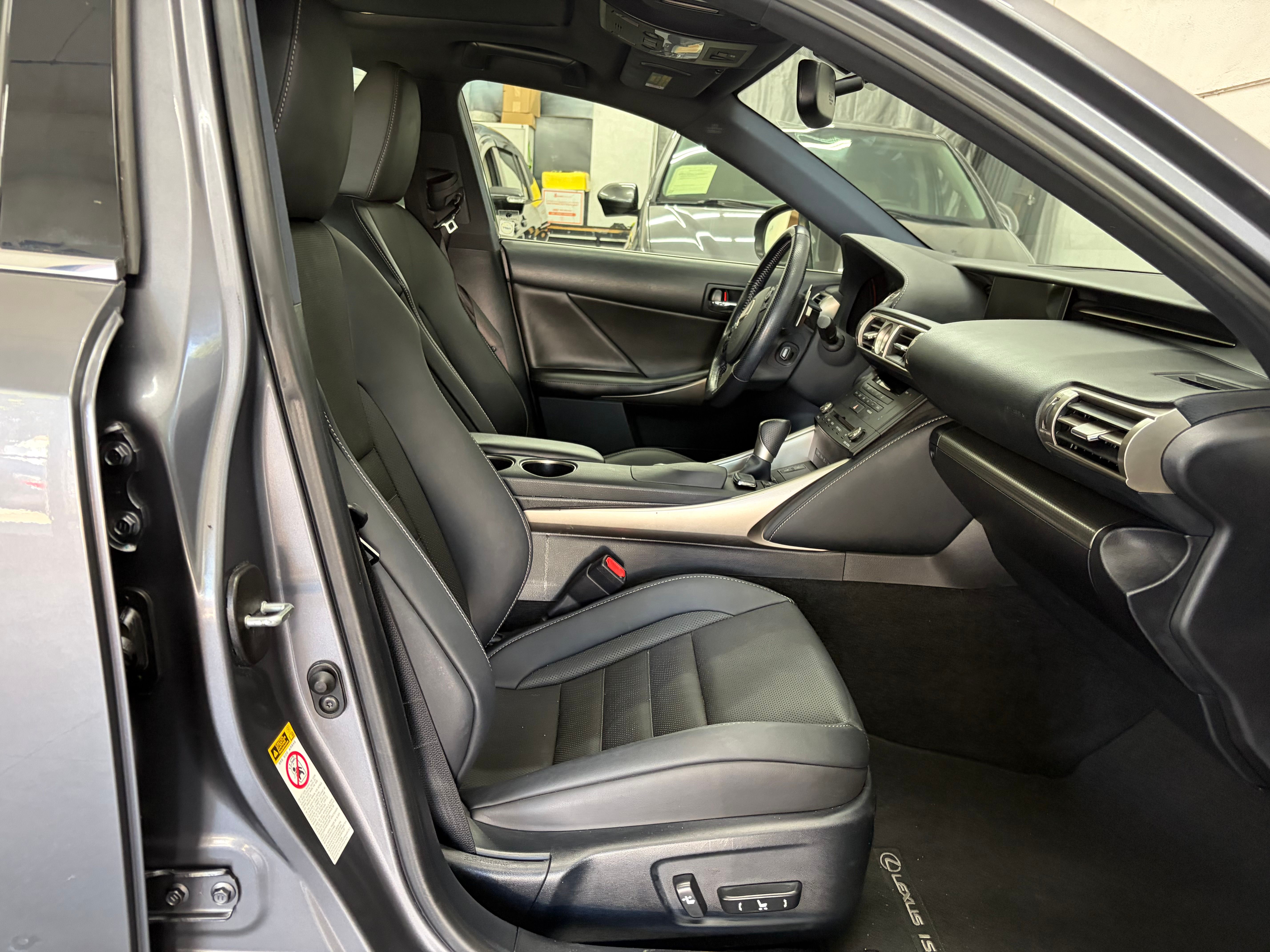 Used 2016 Lexus IS 200t F Sport RWD image 14