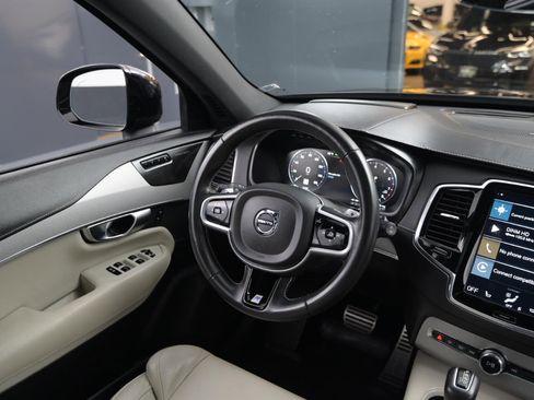 Used 2020 Volvo XC90 T6 R-Design image 23