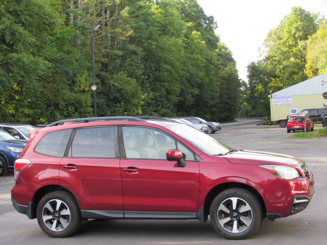 Used 2017 Subaru Forester 2.5i Premium AWD/4WD image 12