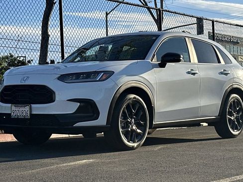 Used 2023 Honda HR-V Sport image 10