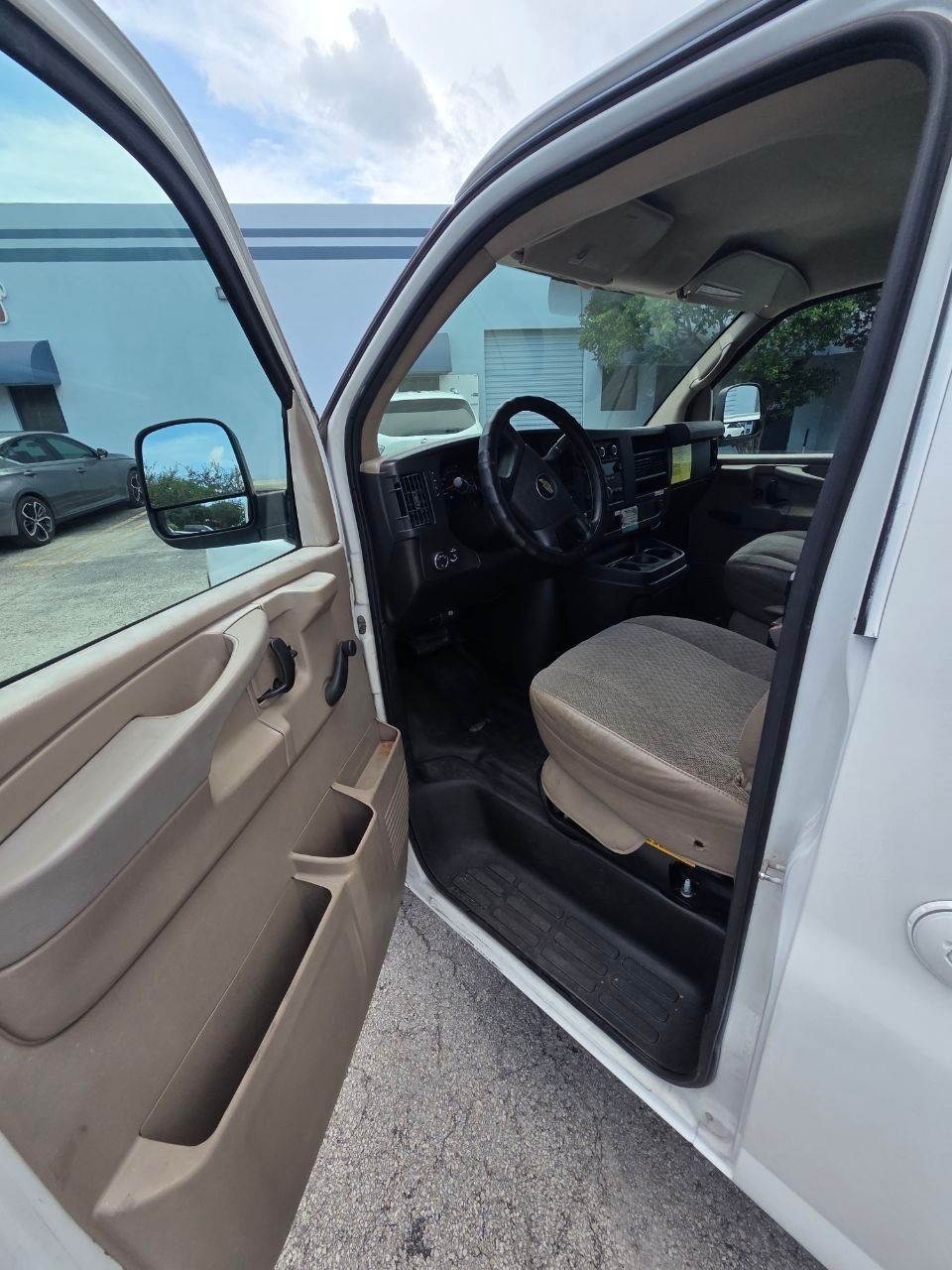 Used 2011 Chevrolet Express 2500 UNAVAIL RWD image 14