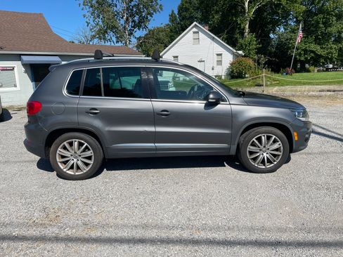 Used 2014 Volkswagen Tiguan 4Motion AWD/4WD image 6